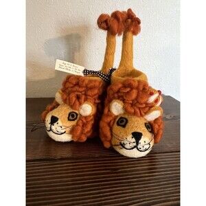 Leopold the Lion Slippers Hand Made Nepal Himalayas 100% Merino Wool 0-1 Y